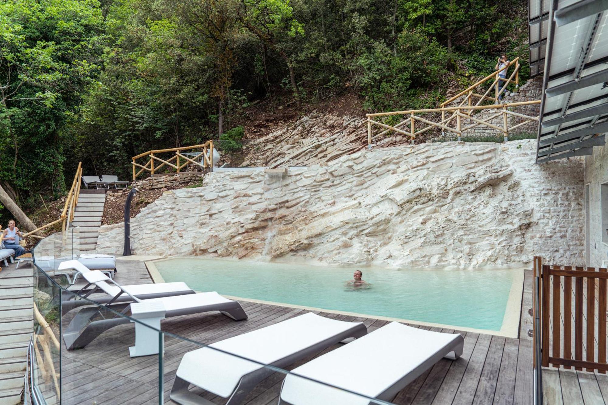La Forestale Luxury Ecolodge Piano Terra- Appt Acqualagna Luaran gambar