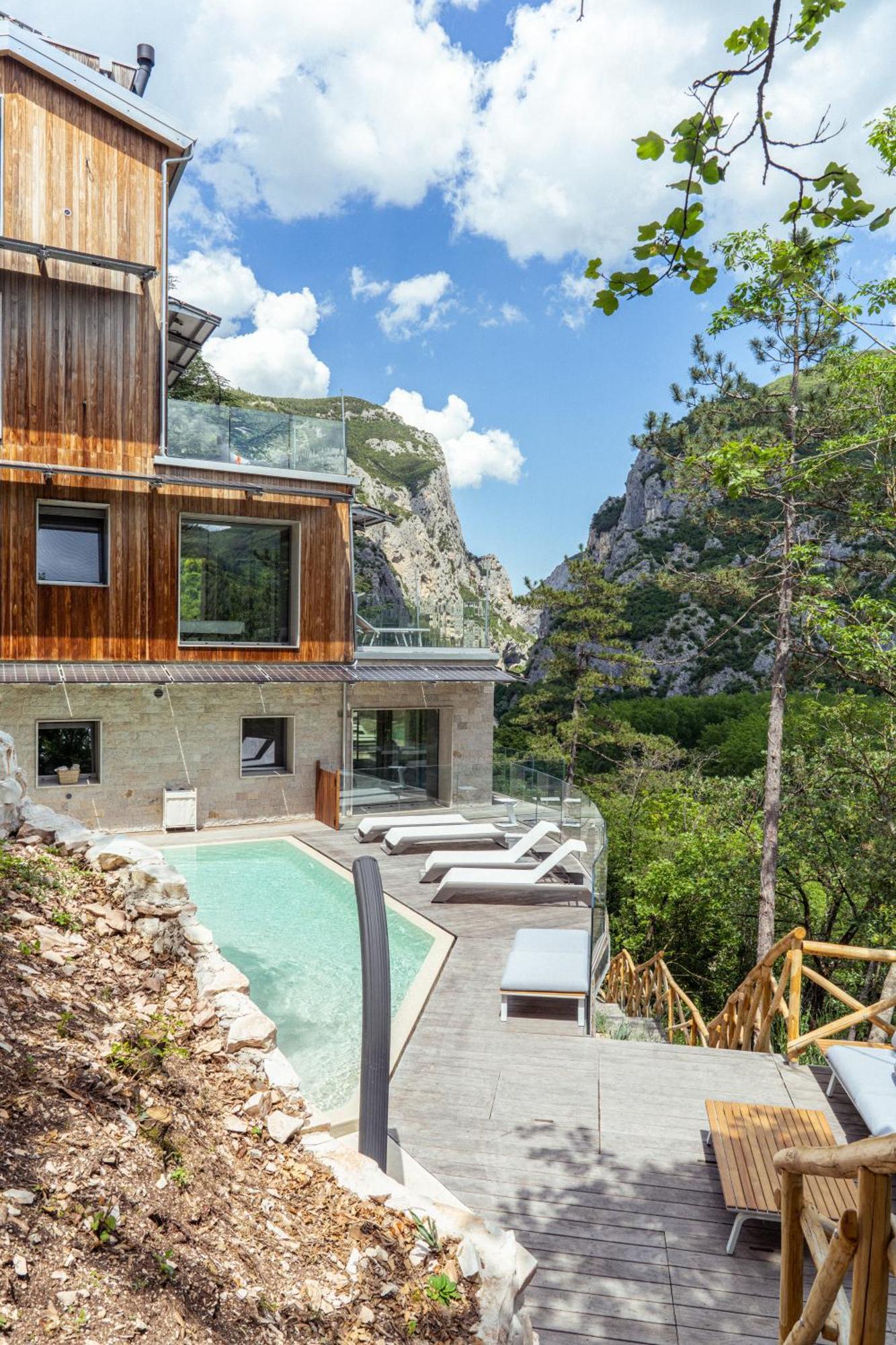 La Forestale Luxury Ecolodge Piano Terra- Appt Acqualagna Luaran gambar
